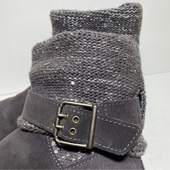 UGG Australia Cambridge Boots Womens Grey Suede Metallic Belted Size 8 - Picture 10 of 15